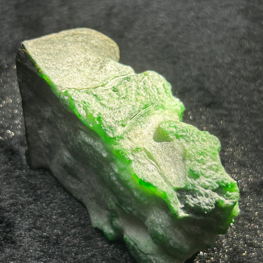 Natural Type A Jadeite | Maw Wan Ji Floating Pattern Jadeite – Small Ornamental Piece | 215g | 70×50×30mm