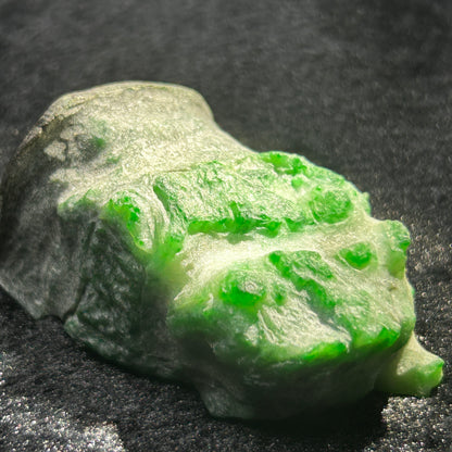 Natural Type A Jadeite | Maw Wan Ji Floating Pattern Jadeite – Small Ornamental Piece | 215g | 70×50×30mm